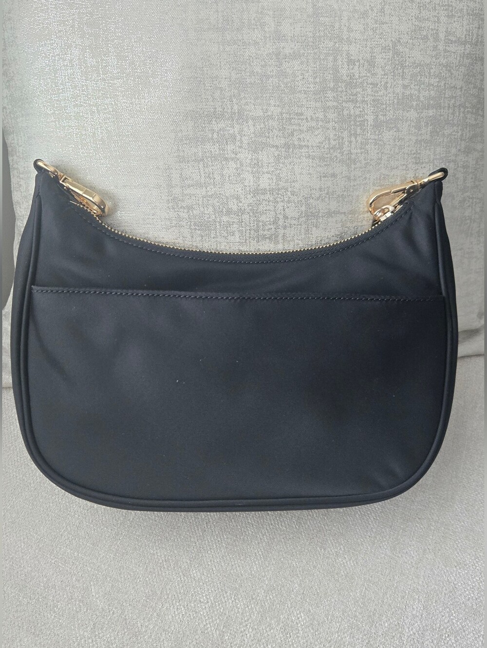 City Essentials Small Shoulder Bag 3L Black/Gold Hardware - Picture 2 of 9